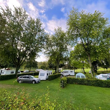 Camping Les Portes Du Perche Mamers Exterior foto